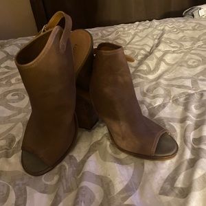 NWOB Lucky Brand Shoes